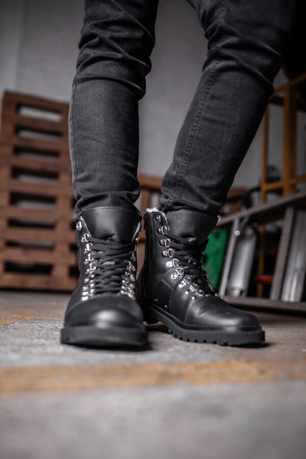 Black William - Image 3